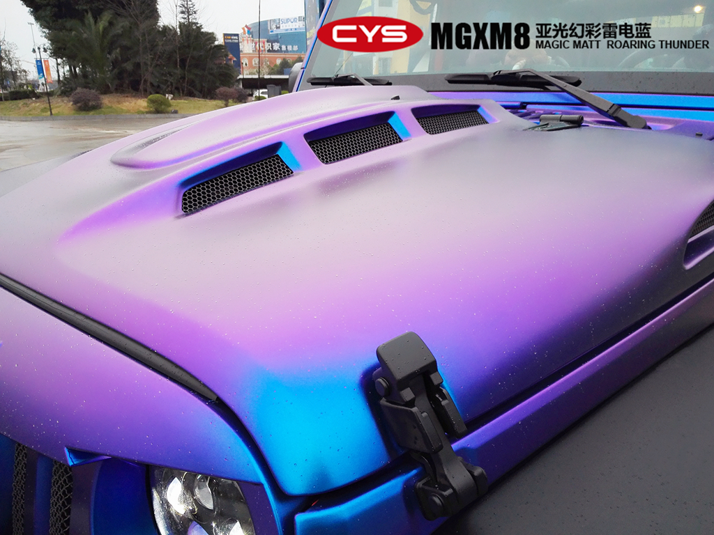 吉普牧马人亚光幻彩雷电蓝