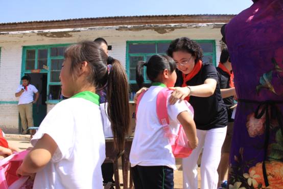 �ᳵ�˴��ݰ�����������Ӧ���������żҿ�ɽ��Сѧ