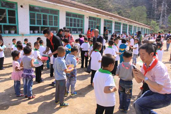 �ᳵ�˴��ݰ�����������Ӧ���������żҿ�ɽ��Сѧ