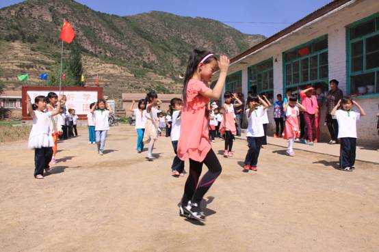 �ᳵ�˴��ݰ�����������Ӧ���������żҿ�ɽ��Сѧ