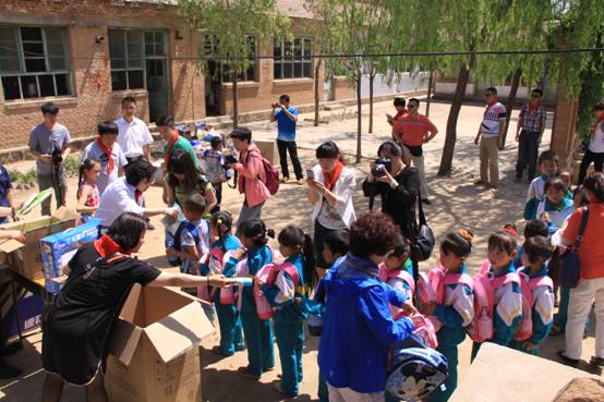 �ᳵ�˴��ݰ�����������Ӧ���������żҿ�ɽ��Сѧ