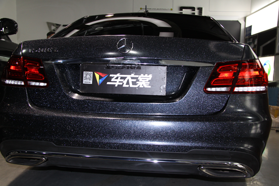 E260Lȫǹʯϵ֮ʺڳɫ