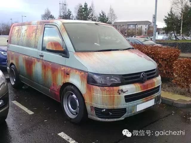 898806054.jpg