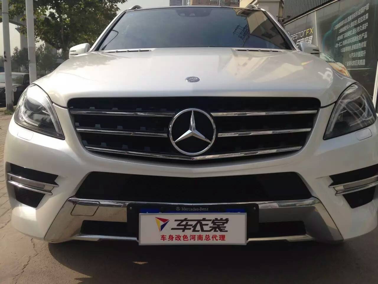 ˡ̫͵   ML350ǰ׳ɫĤ
