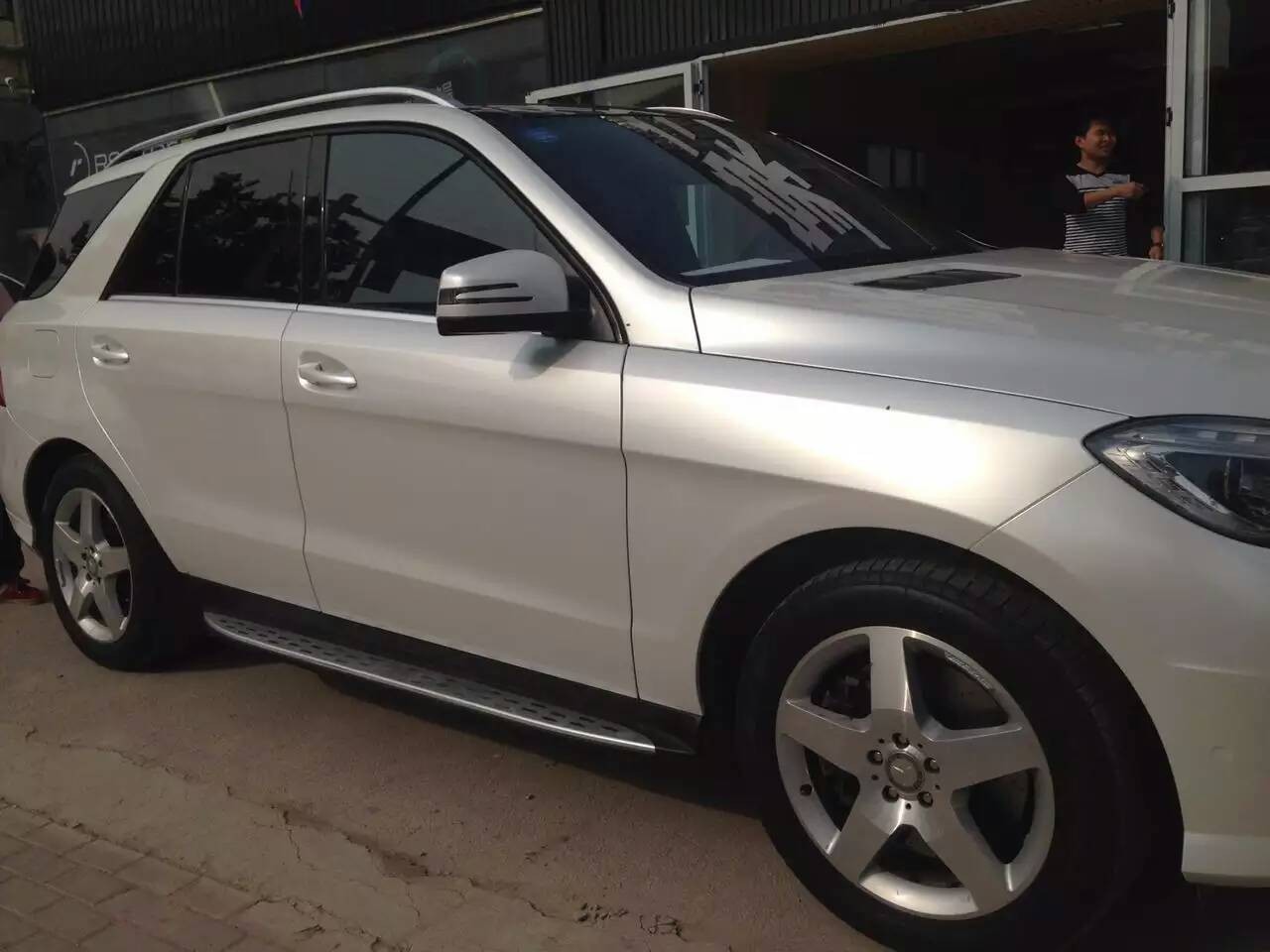 ˡ̫͵   ML350ǰ׳ɫĤ