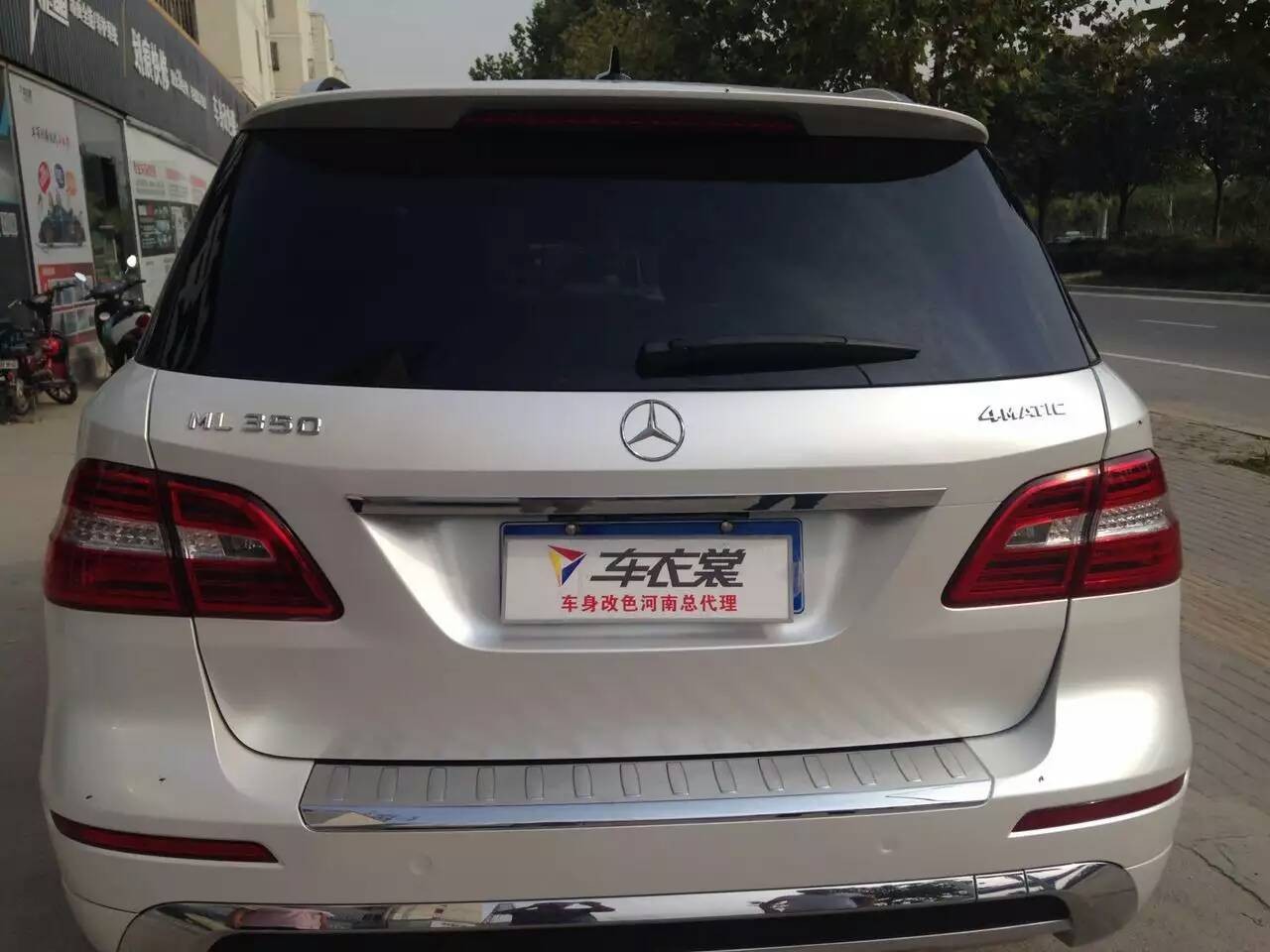 ˡ̫͵   ML350ǰ׳ɫĤ