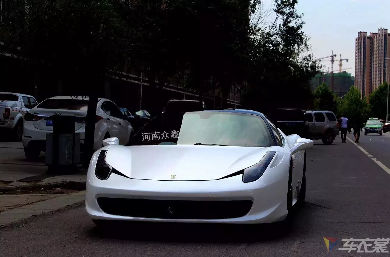 Ʒ   458׳ɫĤ