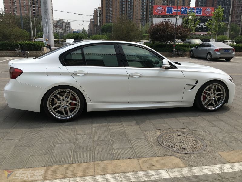    320i׳ɫĤ