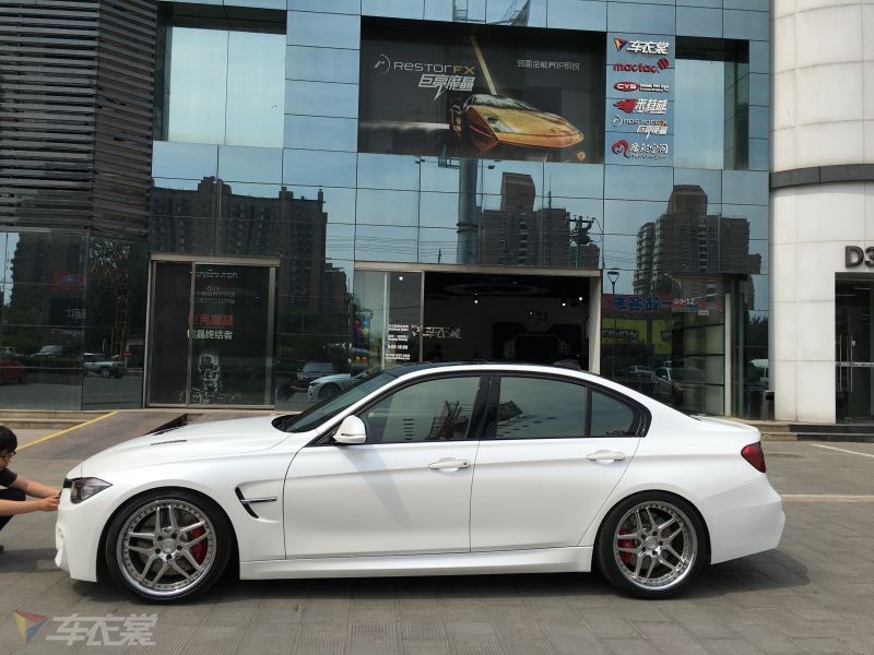    320i׳ɫĤ