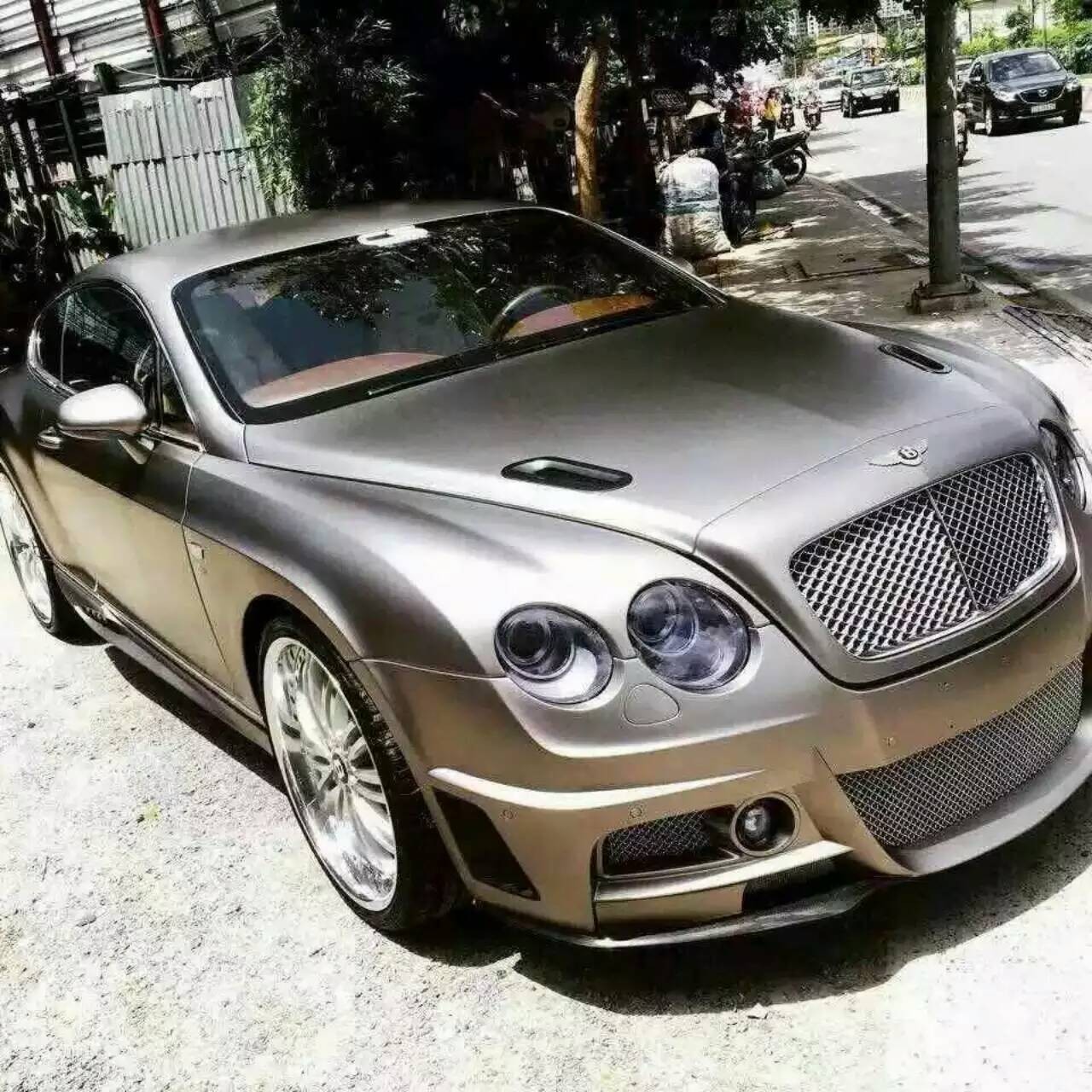 ר������   �����������ѻ�������ɫ