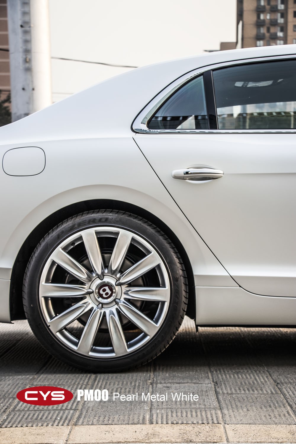 ��ɷ����  �����ɳ۵������׳�����ɫ��Ĥ