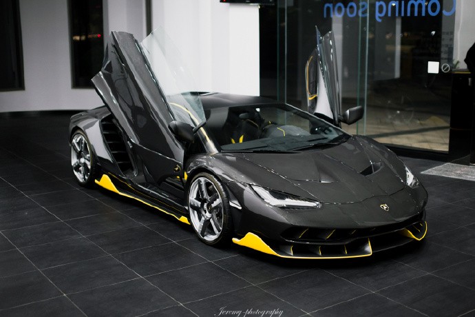 ǿ Centenario LP77-4