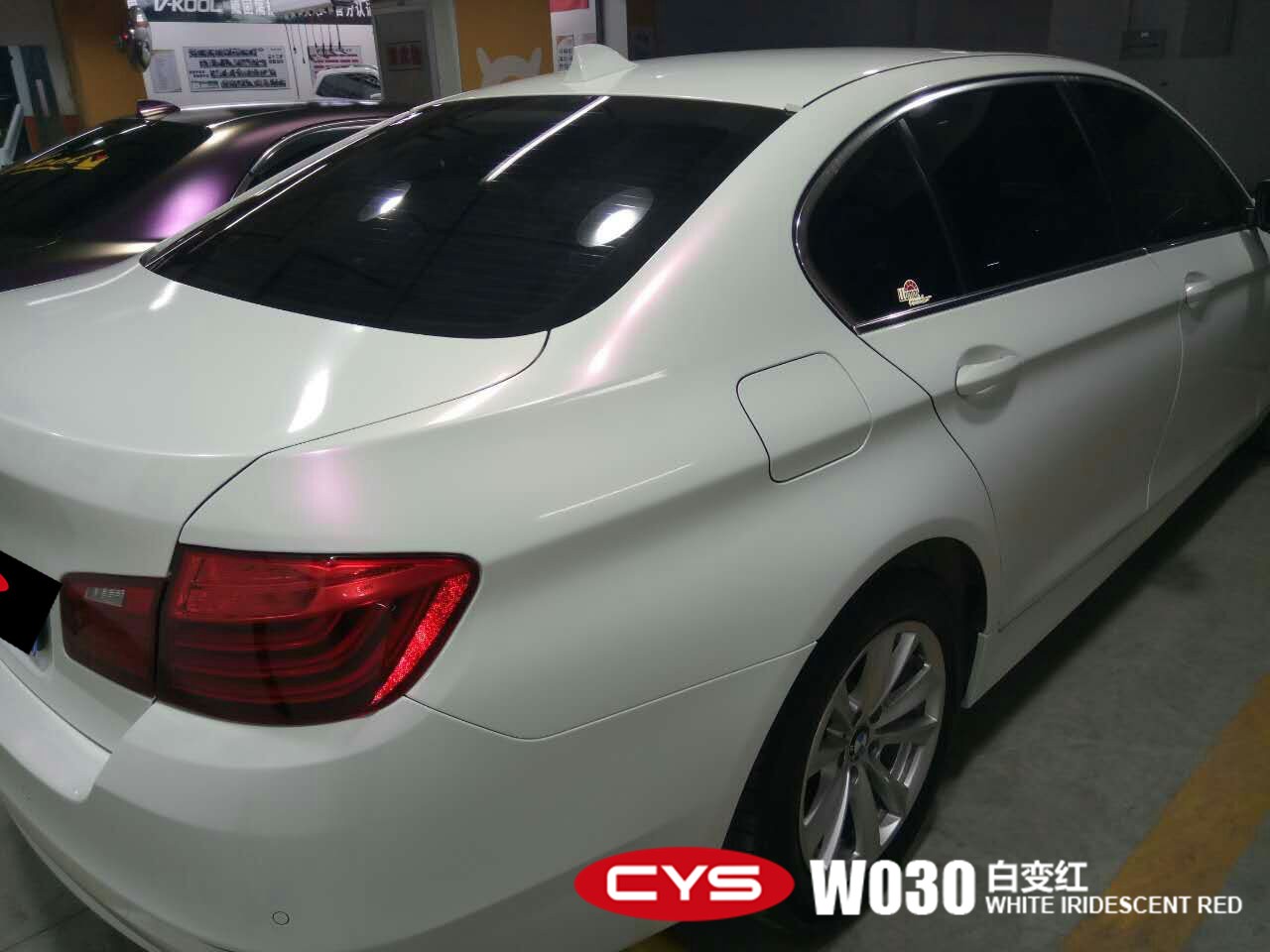 ������̬  ����520Li�ױ�쳵����ɫ��Ĥ