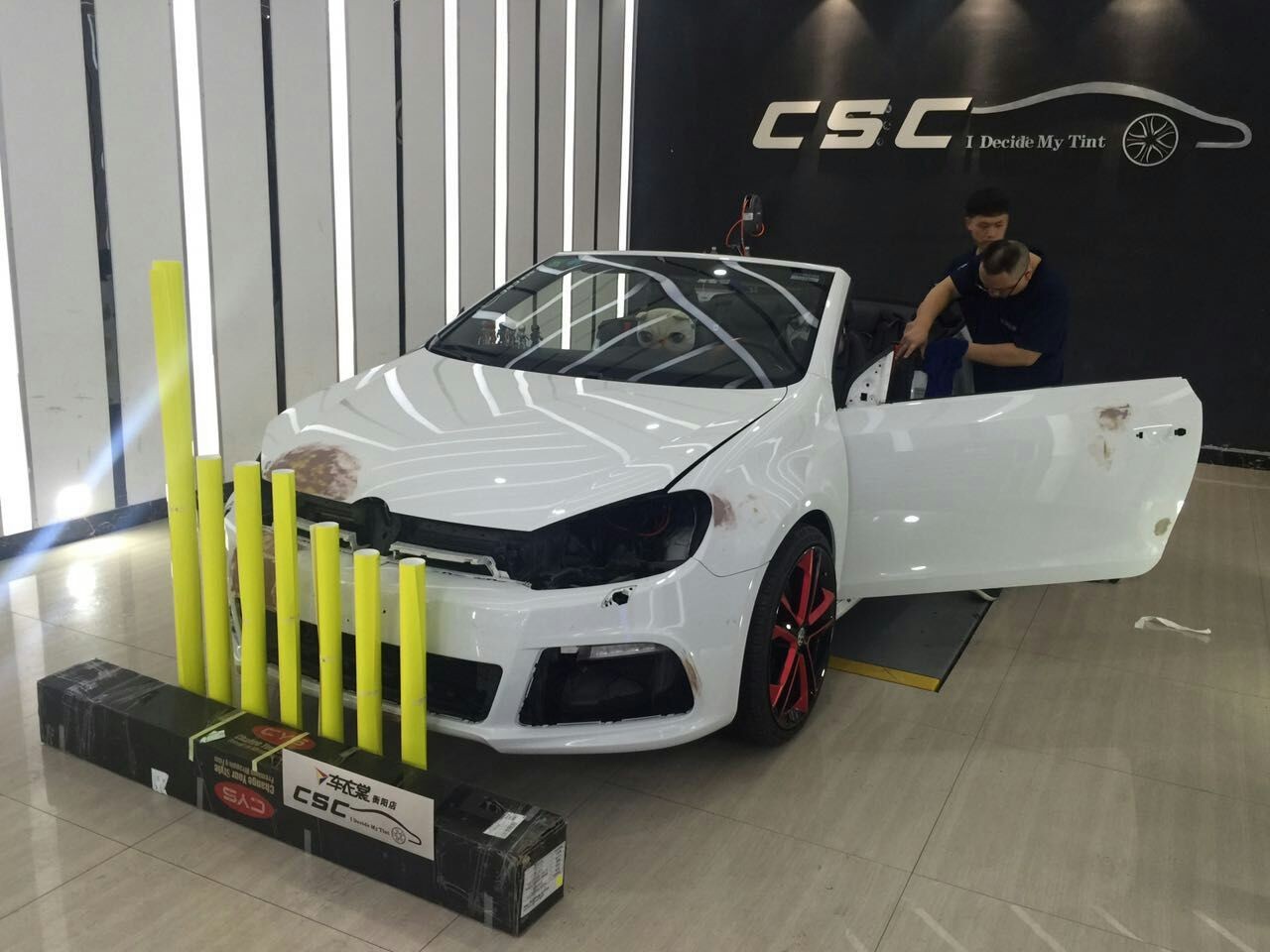 ���ڸ߶���R�����ʻƳ�����ɫ��Ĥ-ʩ��ǰ