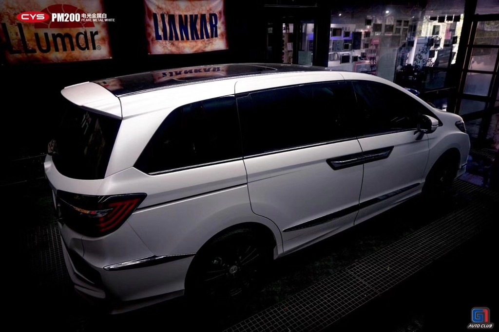 ���ﰬ�����������������ɫ��Ĥ