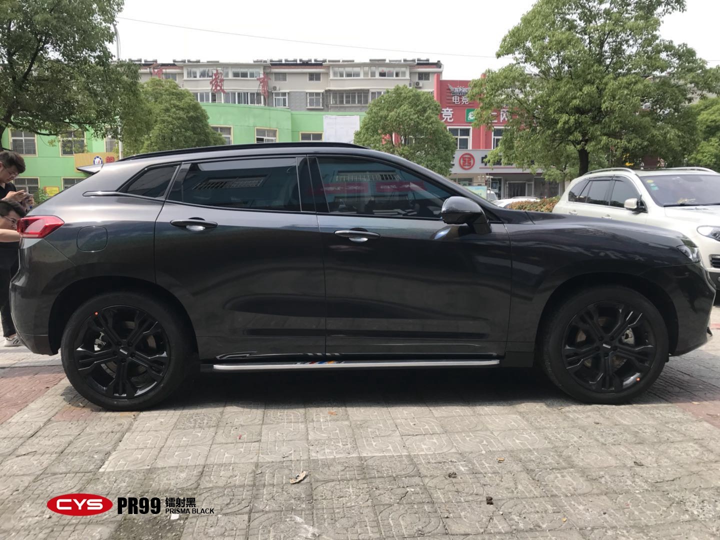 长城vv7镭射黑车身改色贴膜