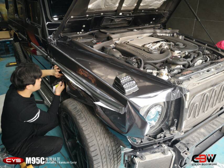 奔驰G63金属钛灰M95C汽车改色-施工中 奔驰G63金属钛灰M95C汽车改色-施工中