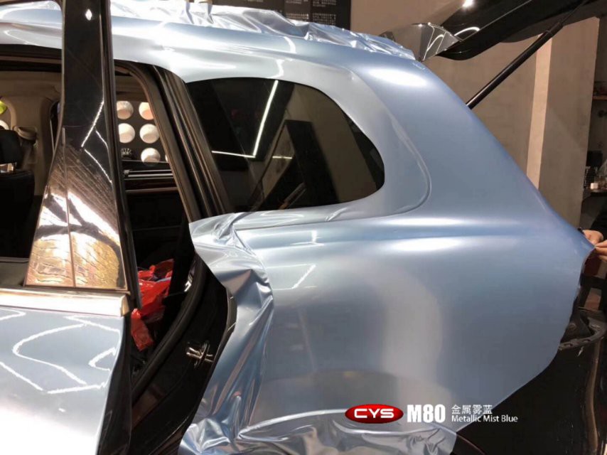 大众途锐金属雾蓝M80汽车改色-施工中 大众途锐金属雾蓝M80汽车改色-施工中